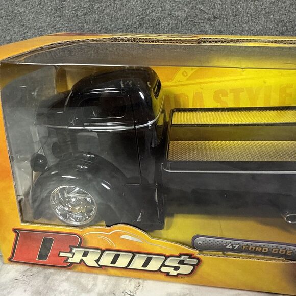 Jada D Rods 1:24 Scale Diecast Car 1947 Ford Coe Black Sliding Bed Truck - Picture 2 of 7